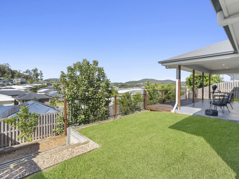 11 Grevillea Crescent, Maudsland QLD 4210