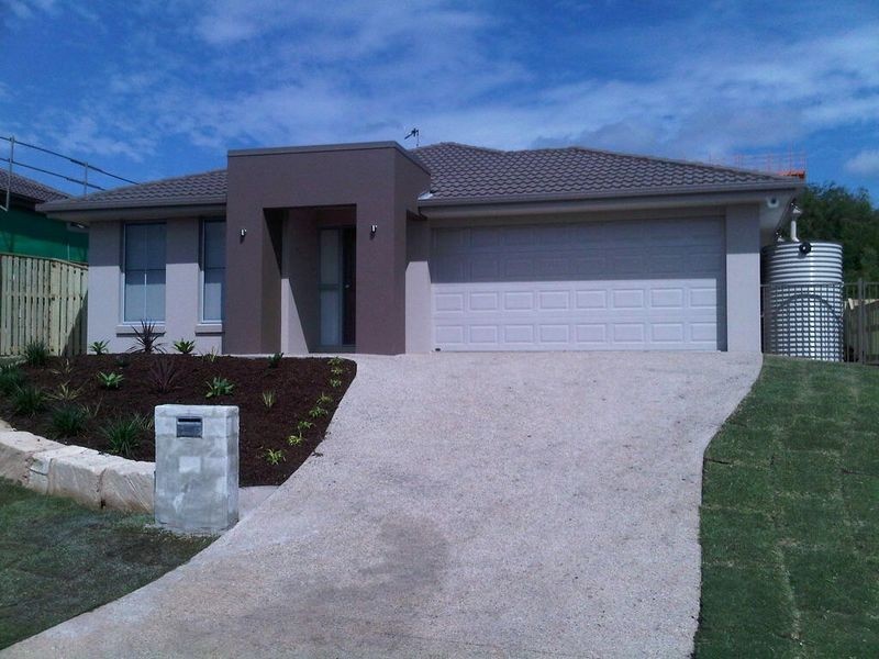 17 Hadrian Crescent, Pacific Pines QLD 4211