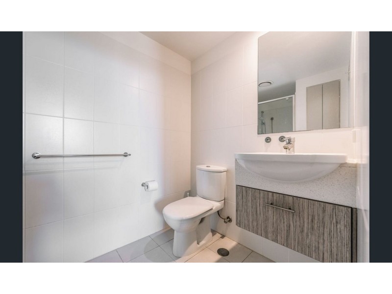 3301/2 Activa Way, Hope Island QLD 4212