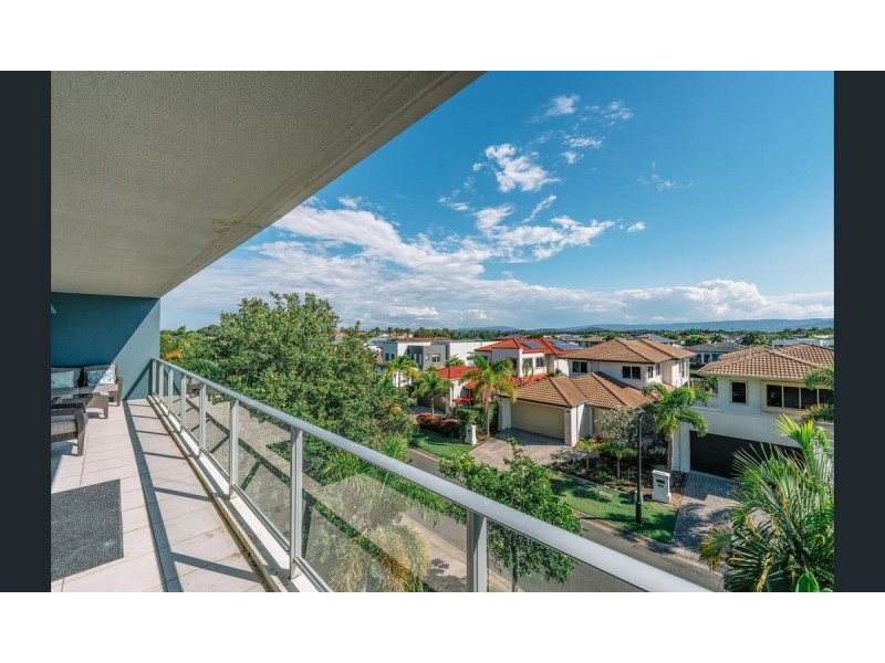 3301/2 Activa Way, Hope Island QLD 4212