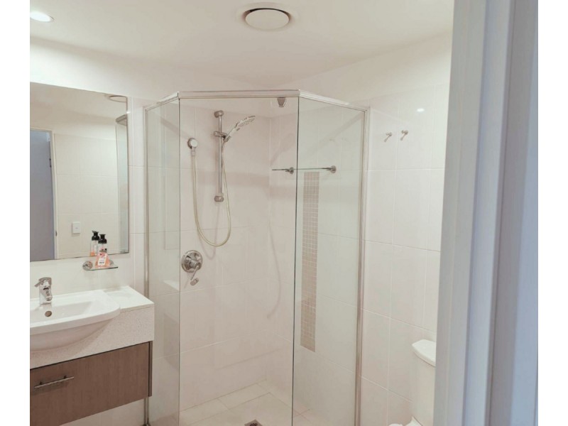 3301/2 Activa Way, Hope Island QLD 4212