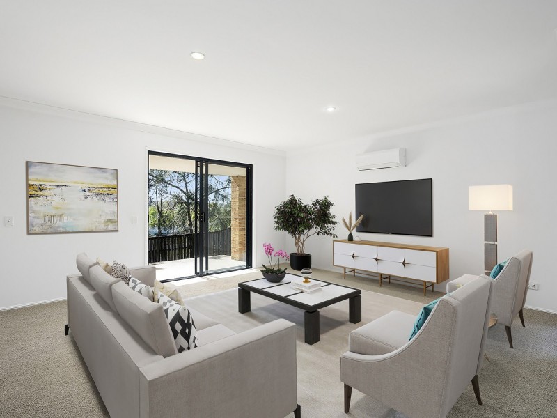 9 Fanning Court, Pacific Pines QLD 4211