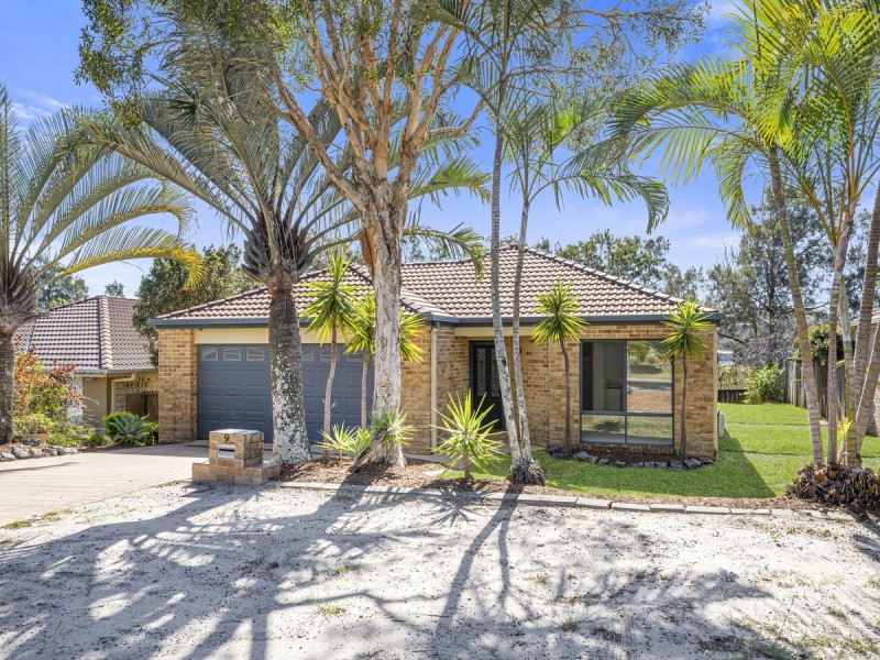 9 Fanning Court, Pacific Pines QLD 4211