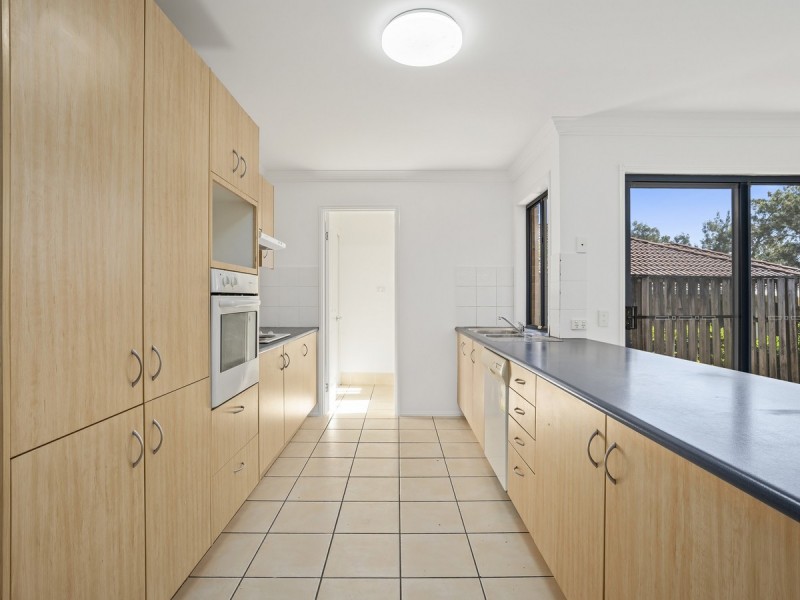 9 Fanning Court, Pacific Pines QLD 4211