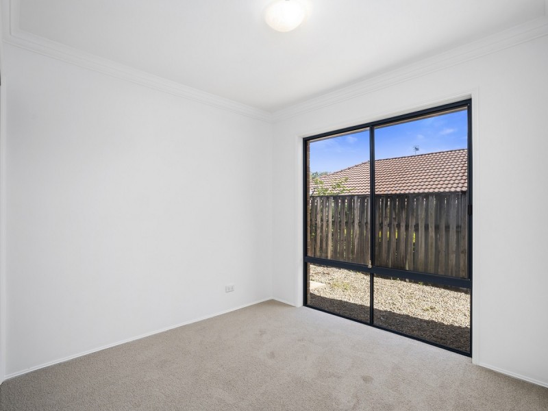 9 Fanning Court, Pacific Pines QLD 4211