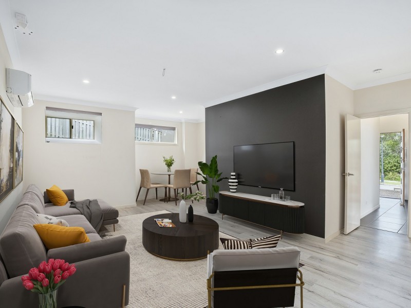 52 Diamantina Circuit, Pacific Pines QLD 4211