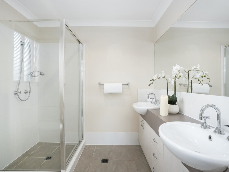 52 Diamantina Circuit, Pacific Pines QLD 4211