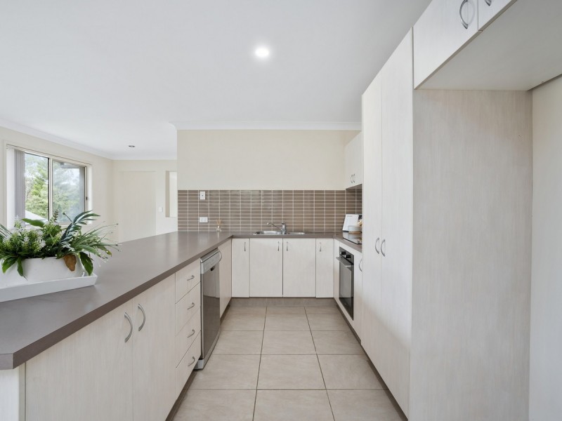 52 Diamantina Circuit, Pacific Pines QLD 4211