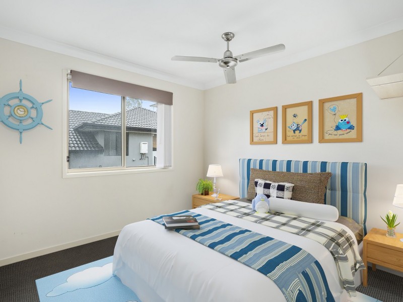 52 Diamantina Circuit, Pacific Pines QLD 4211