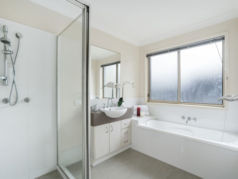 52 Diamantina Circuit, Pacific Pines QLD 4211