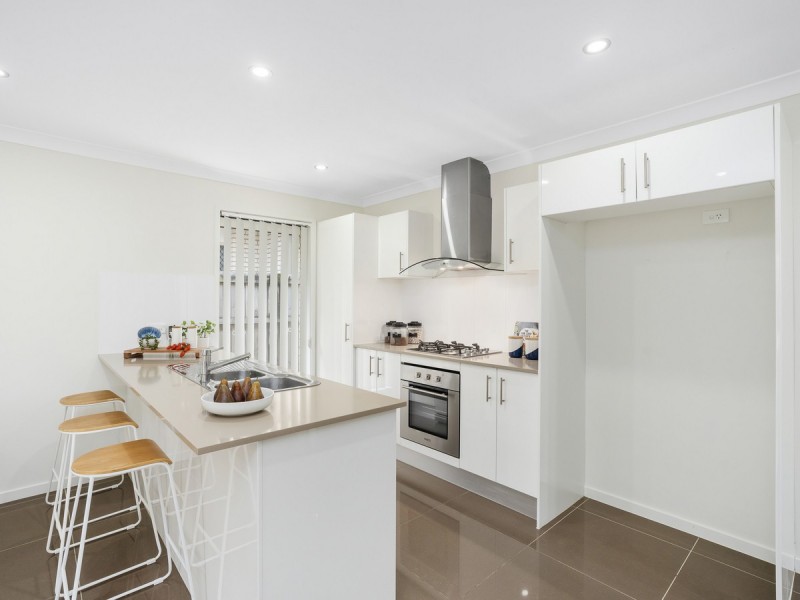 14 Dumaresq Street, Pacific Pines QLD 4211