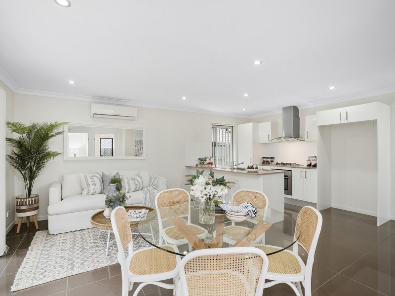 14 Dumaresq Street, Pacific Pines QLD 4211