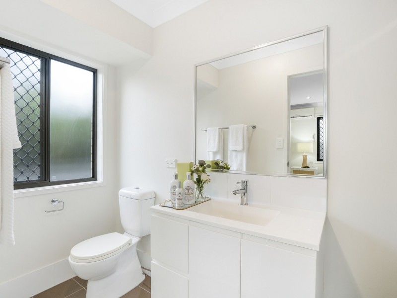 14 Dumaresq Street, Pacific Pines QLD 4211