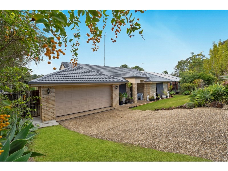 8 Bounty Way, Pacific Pines QLD 4211