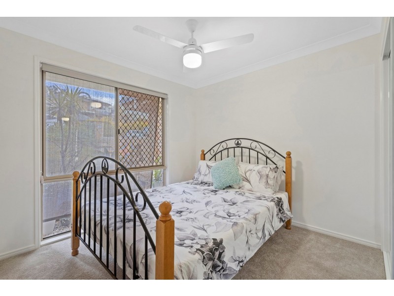 8 Bounty Way, Pacific Pines QLD 4211