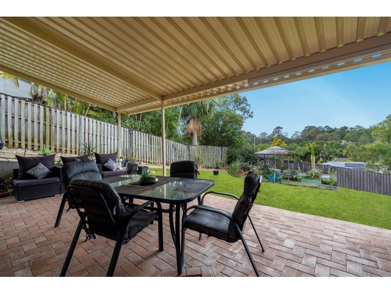 8 Bounty Way, Pacific Pines QLD 4211