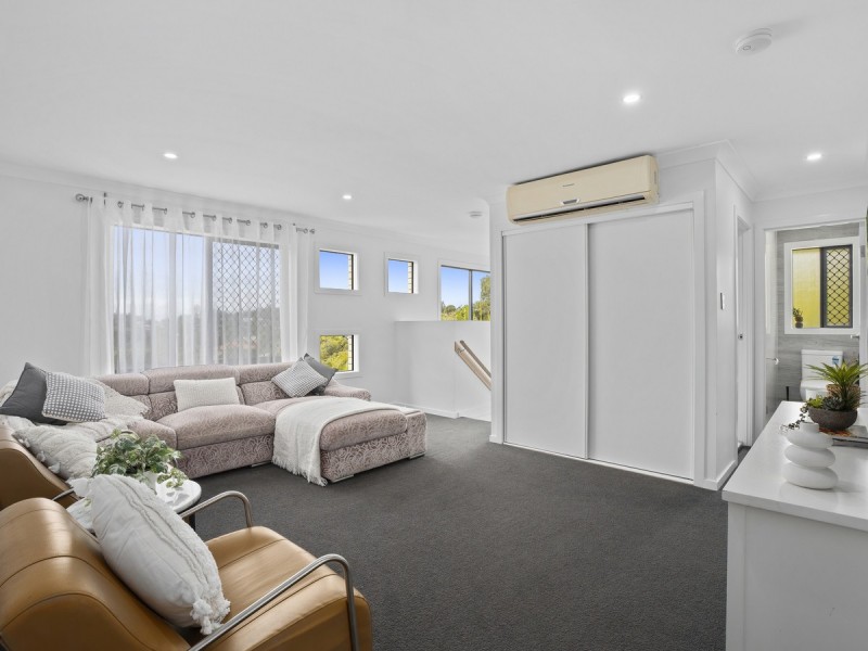 38 Capricorn Drive, Pacific Pines QLD 4211