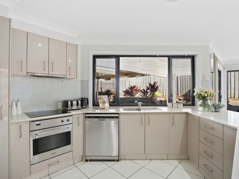 11 Duice Court, Oxenford QLD 4210