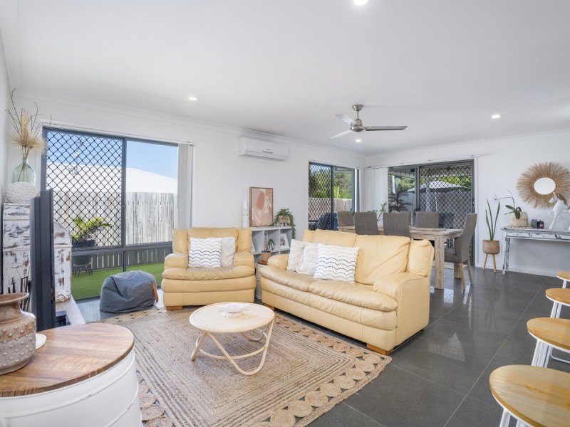 44 Hoop Pine Circuit, Maudsland QLD 4210