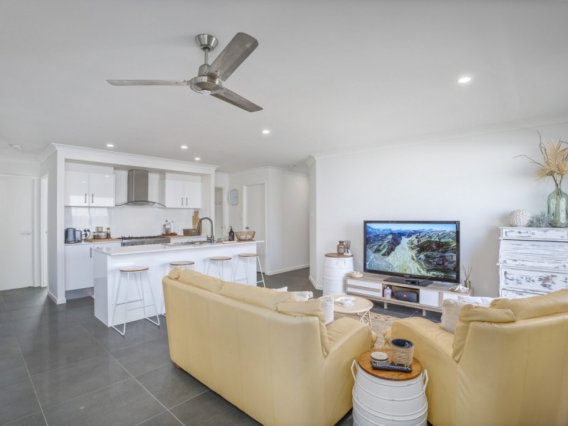 44 Hoop Pine Circuit, Maudsland QLD 4210