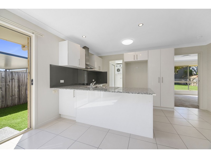 72 Aldgate Crescent, Pacific Pines QLD 4211