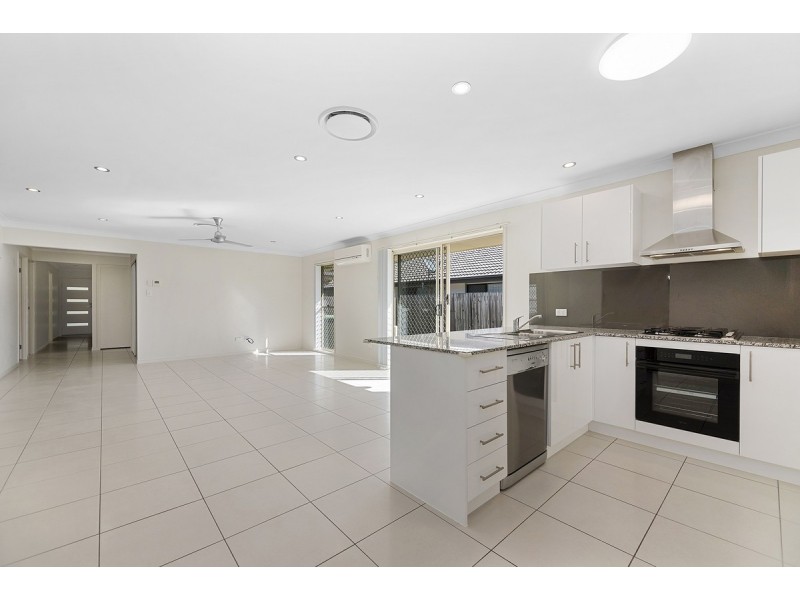 72 Aldgate Crescent, Pacific Pines QLD 4211