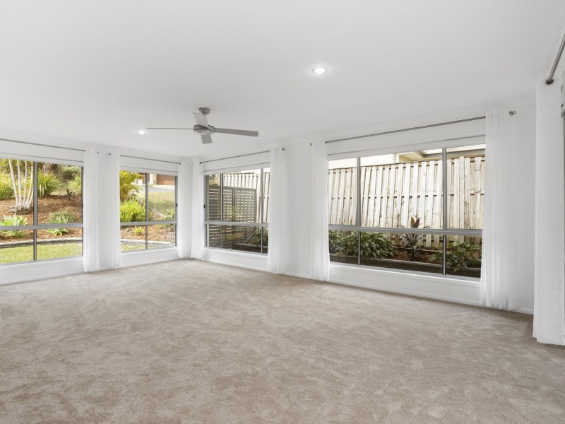 4 Alford Lane, Pacific Pines QLD 4211