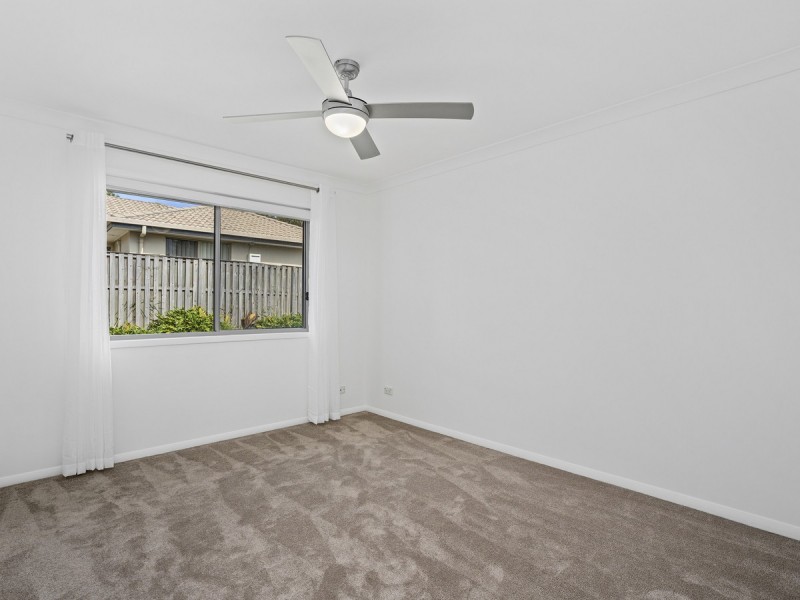 4 Alford Lane, Pacific Pines QLD 4211