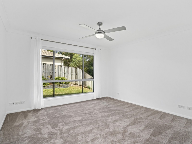 4 Alford Lane, Pacific Pines QLD 4211