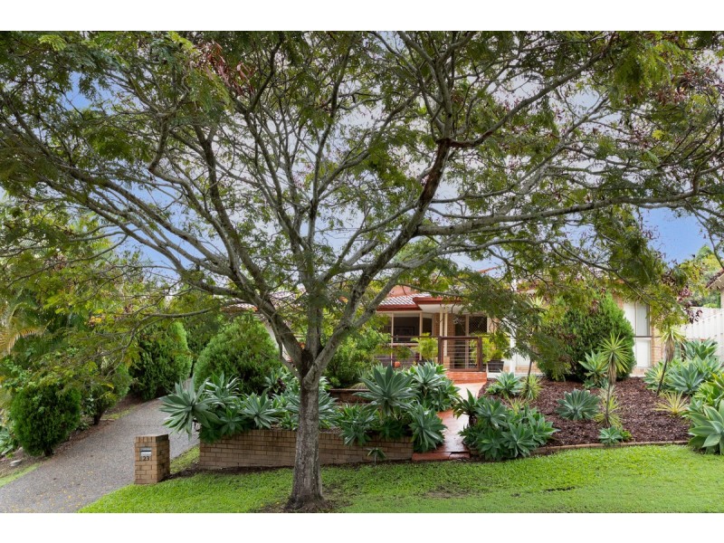 23 Heatons Crescent, Pacific Pines QLD 4211