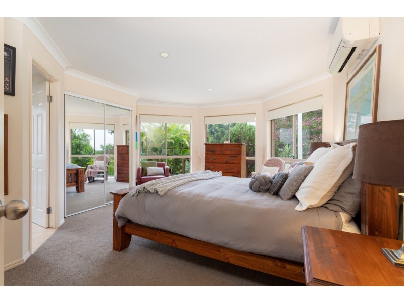 23 Heatons Crescent, Pacific Pines QLD 4211