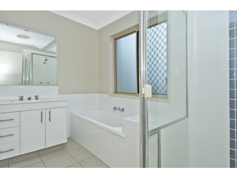 6 Starkey Street, Pacific Pines QLD 4211