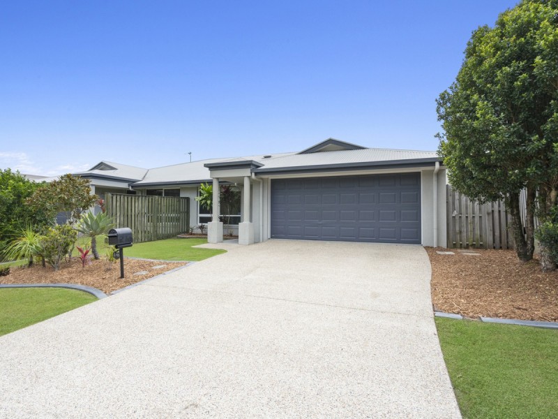 2/85 Victoria Drive, Pacific Pines QLD 4211