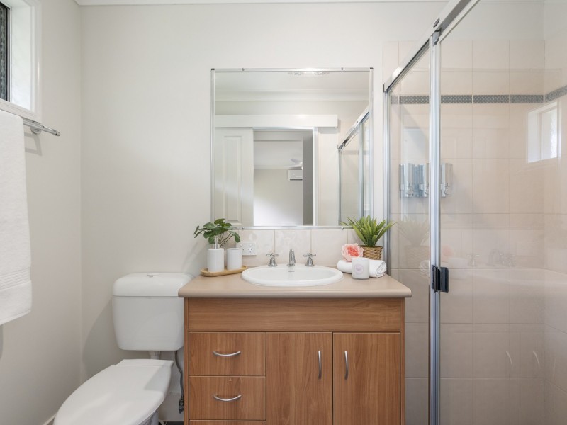 2/85 Victoria Drive, Pacific Pines QLD 4211