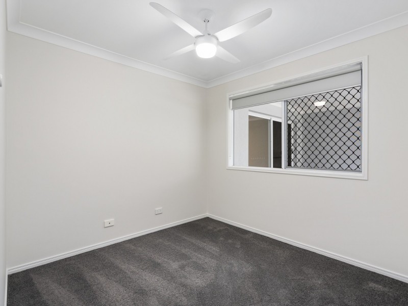 2/85 Victoria Drive, Pacific Pines QLD 4211