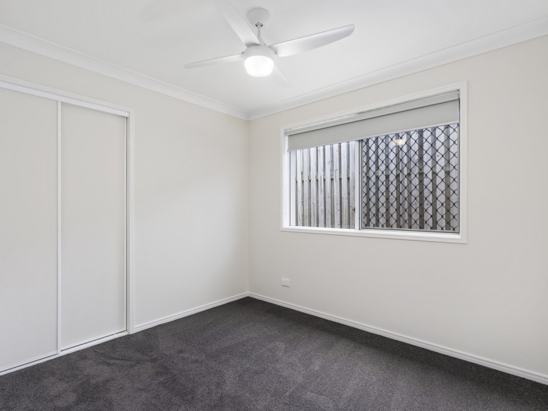 2/85 Victoria Drive, Pacific Pines QLD 4211