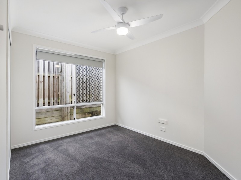 2/85 Victoria Drive, Pacific Pines QLD 4211