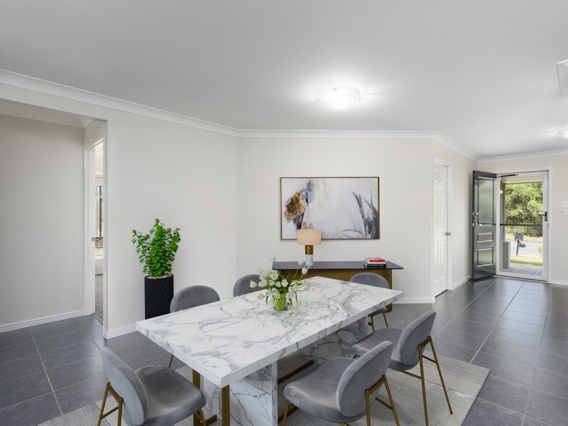 2/85 Victoria Drive, Pacific Pines QLD 4211