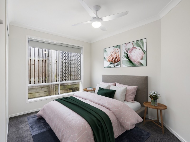 2/85 Victoria Drive, Pacific Pines QLD 4211