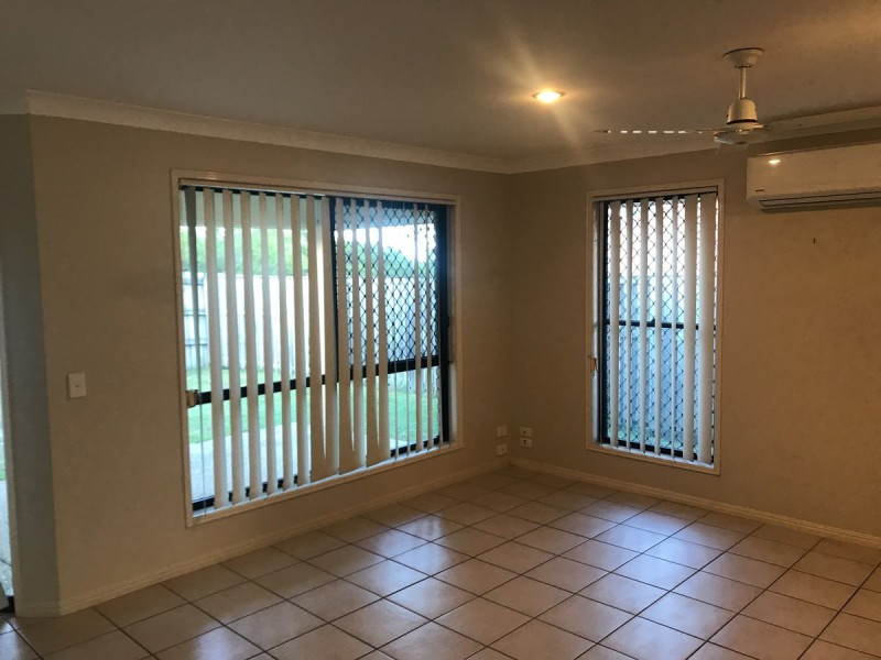 27 Murchison Street, Pacific Pines QLD 4211