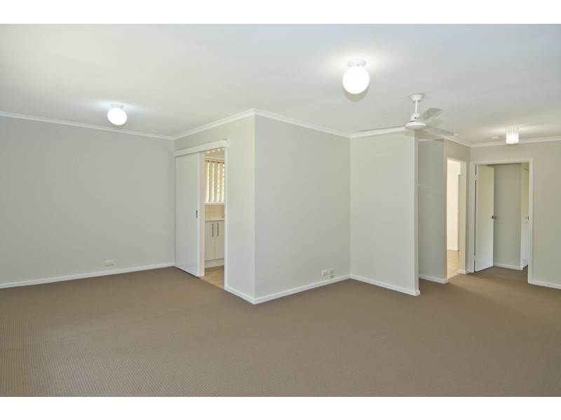 18 Wolvi Place, Helensvale QLD 4212