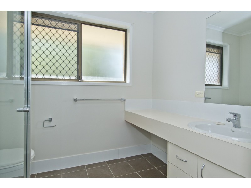 18 Wolvi Place, Helensvale QLD 4212