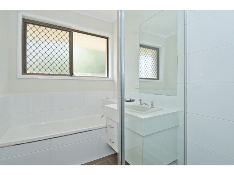 18 Wolvi Place, Helensvale QLD 4212