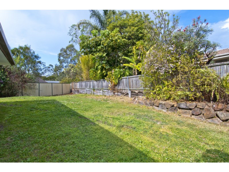 18 Wolvi Place, Helensvale QLD 4212