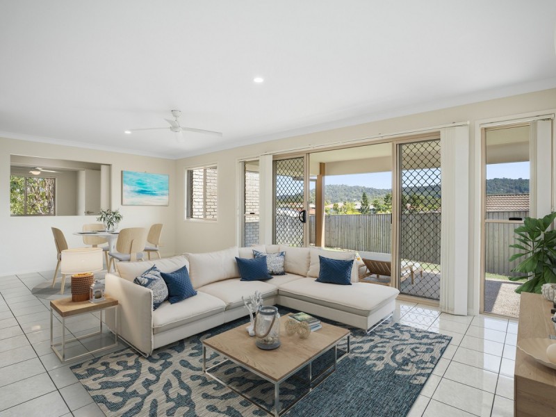 6 Wellers Street, Pacific Pines QLD 4211