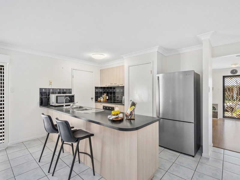 27 Sheffield Circuit, Pacific Pines QLD 4211