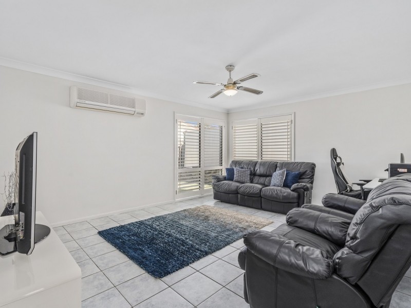 27 Sheffield Circuit, Pacific Pines QLD 4211
