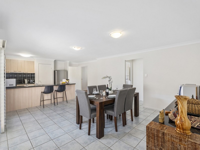 27 Sheffield Circuit, Pacific Pines QLD 4211
