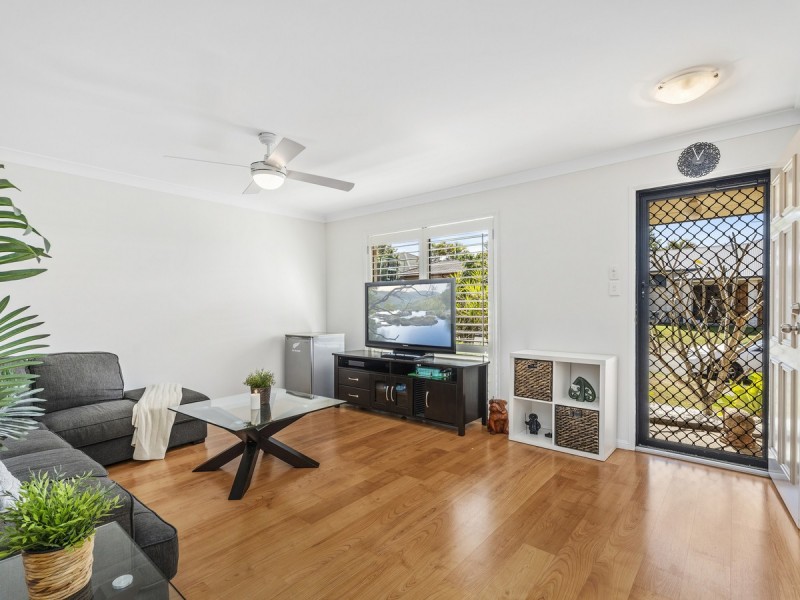 27 Sheffield Circuit, Pacific Pines QLD 4211