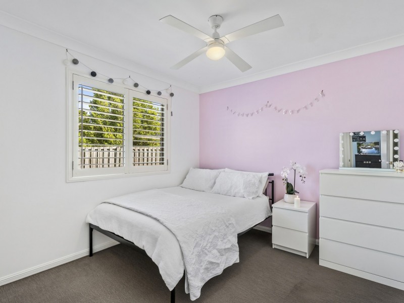 27 Sheffield Circuit, Pacific Pines QLD 4211